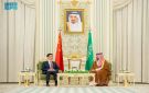 قصر اليمامة.. ولي العهد يستقبل نائب رئيس جمهورية الصين الشعبية