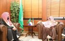 مفتي عام المملكة يستقبل رئيس هيئة الأمر بالمعروف ويسلم التقرير السنوي للرئاسة