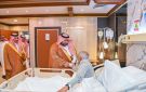 أمير منطقة جازان يطمئن على صحة الأديب إبراهيم مفتاح - sa