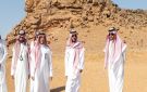 نائب أمير حائل يتفقد الأعمال الإنشائية في مشروع تأهيل موقع جبل ياطب الأثري . - sa