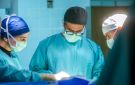 التخصصي ينجح في استئصال ورم دماغي باستخدام الروبوت لأول مرة في العالم - sa