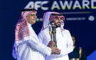 السعودي سالم الدوسري يتوج بجائزة أفضل لاعب في آسيا للمرة الثانية في مسيرته - sa