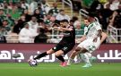 دوري روشن السعودي.. الشباب بعشرة لاعبين يفرض التعادل على الأهلي - sa