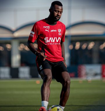 حسان تمبكتي يشارك في تدريبات الهلال الجماعية