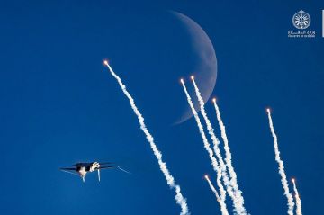 معرض الطيران العام 2025 يختتم فعالياته بـ90 عرضا جويا ويحقق رقما قياسيا في غينيس