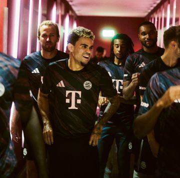 إيقاف دياز جناح بايرن 3 مباريات بعد طرده أمام سان جيرمان