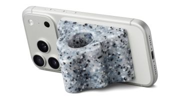 آبل تستعد لإطلاق iPhone 17e مع كاميرا سيلفي محسنة مطلع 2026