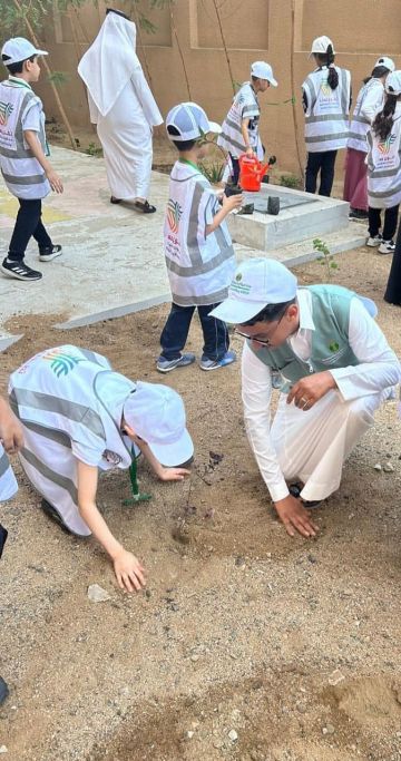 بيئة جدة تنفذ ست مبادرات لتشجير المدارس وتزرع 650 شتلة لتعزيز الوعي البيئي