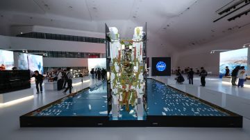 رويترز: السعودية بدأت بتقليص المزايا للكفاءات الأجنبية رويترز: السعودية بدأت بتقليص المزايا للكفاءات الأجنبية