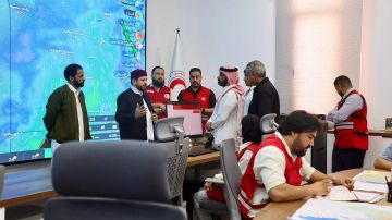 أمين عام ARCO يزور الهلال الأحمر الليبي ويطلع على برامجه الإنسانية أمين عام ARCO يزور الهلال الأحمر الليبي ويطلع على برامجه الإنسانية