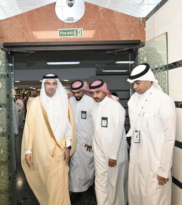 الخليف يتفقد فرع البيئة بمكة.. ويؤكد: تكامل الجهود يحقق الأثر الملموس