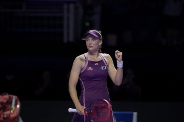 سابالينكا تضرب موعدا مع ريباكينا في نهائي رابطة محترفات التنس.. ولويسا وتيميا تبحثان عن اللقب الأول