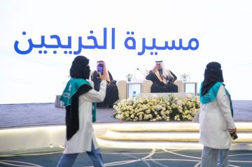 أمير تبوك يرعى حفل تخريج 372 متدربا من برامج البورد والدبلومات الصحية لعام 2025 أمير تبوك يرعى حفل تخريج 372 متدربا من برامج البورد والدبلومات الصحية لعام 2025