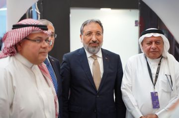 رئيس الشؤون الدينية التركي يشيد بعناية المملكة بضيوف بيت الله الحرام