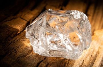 روسيا.. استخراج ماستين نادرتين بوزن يتجاوز 190 قيراطا من منجم أرخانغيلسك