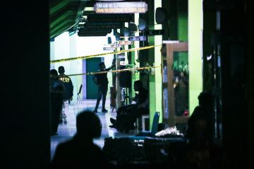 نحو 100 جريح في انفجارات داخل مسجد مدرسة في إندونيسيا والاشتباه بتورط طالب