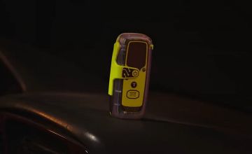 هيئة الاتصالات والطيران المدني تدعوان هواة الرحلات للاستفادة من خدمة البحث والإنقاذ باستخدام جهاز PLB