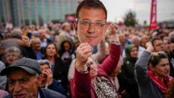 الادعاء العام التركي يوجه 142 تهمة لرئيس بلدية إسطنبول أكرم إمام أوغلو الادعاء العام التركي يوجه 142 تهمة لرئيس بلدية إسطنبول أكرم إمام أوغلو