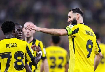 الاتحاد السعودي يهزم الشارقة الإماراتي (فيديو) الاتحاد السعودي يهزم الشارقة الإماراتي (فيديو)