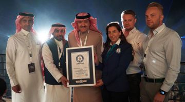 سلطان بن سلمان: إنجاز يعكس طموح المملكة في قيادة القطاع.. نادي الطيران السعودي يحطم رقما قياسيا عاليا بـ غينيس سلطان بن سلمان: إنجاز يعكس طموح المملكة في قيادة القطاع.. نادي الطيران السعودي يحطم رقما قياسيا عاليا بـ غينيس