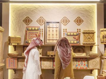 معرض بنان يستعرض فنون الحرف اليدوية لــ40 دولة معرض بنان يستعرض فنون الحرف اليدوية لــ40 دولة