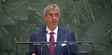 مندوب المملكة الدائم لدى الأمم المتحدة يشارك في جلسة الجمعية العامة مندوب المملكة الدائم لدى الأمم المتحدة يشارك في جلسة الجمعية العامة