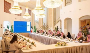 وزير الخارجية ونظيره الكويتي يستعرضان العلاقات ويترأسان اجتماع مجلس التنسيق وزير الخارجية ونظيره الكويتي يستعرضان العلاقات ويترأسان اجتماع مجلس التنسيق