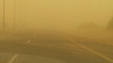 الأرصاد: تدني مدى الرؤية إلى (3-5) كم في نجران بسبب أتربة مثارة ورياح نشطة