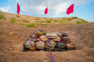 مسام يتلف 4100 لغما وقنبلة ومخلفات حربية في باب المندب مسام يتلف 4100 لغما وقنبلة ومخلفات حربية في باب المندب