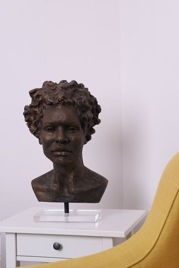 من تشتت الانتباه إلى العالمية.. نورة الناصر تحول منزلها إلى معرض فني عالمي