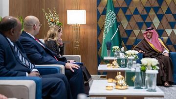 وزير الداخلية ومدير منظمة الهجرة يناقشان الموضوعات المشتركة وزير الداخلية ومدير منظمة الهجرة يناقشان الموضوعات المشتركة