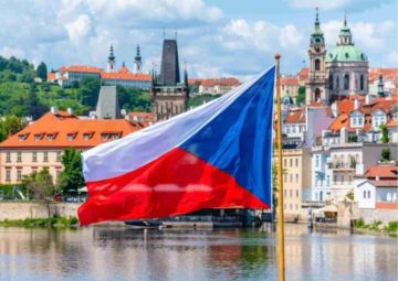 70 من التشيكيين يعارضون رفع الأعلام الأجنبية على المباني الحكومية