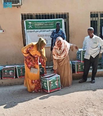  سلمان للإغاثة يوزع 1.000 سلة غذائية في محافظة الدمازين بالسودان