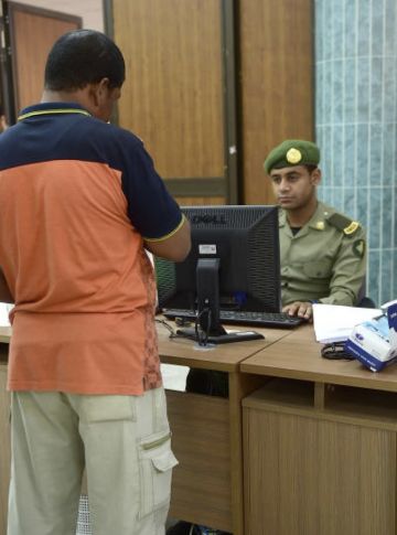 الجوازات تصدر (24,365) قرارا إداريا بحق مخالفين لأنظمة الإقامة والعمل وأمن الحدود
