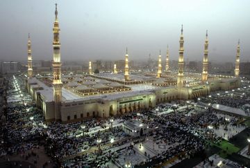 السعودية.. بعد يوم من صلاة الاستسقاء.. فيديو كيف لمعت السماء بالبرق وسقطت أمطار المدينة المنورة يشعل تفاعلا السعودية.. بعد يوم من صلاة الاستسقاء.. فيديو كيف لمعت السماء بالبرق وسقطت أمطار المدينة المنورة يشعل تفاعلا