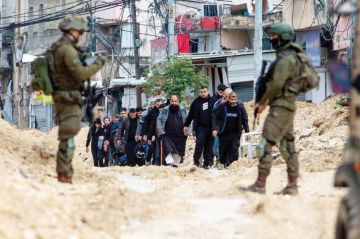 الاحتلال الإسرائيلي والمستعمرون يواصلون اعتداءاتهم في الضفة الغربية الاحتلال الإسرائيلي والمستعمرون يواصلون اعتداءاتهم في الضفة الغربية