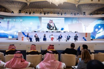 من الرياض.. القمة العالمية للصناعة تشدد على تمكين المرأة
