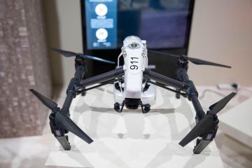 الأمن العام يستعرض لزوار جناح وزارة الداخلية بمؤتمر ومعرض الحج طائرة دون طيار لرصد المخالفين لأنظمة الحج