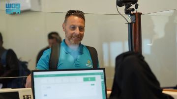 الجوازات تسهل إجراءات القادمين عبر مطار البحر الأحمر الدولي بتبوك