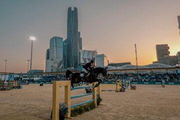 يانا فارجرز تخطف لقب جولة الرياض الختامية في بطولة لونجين العالمية... يانا فارجرز تخطف لقب جولة الرياض الختامية في بطولة لونجين العالمية...