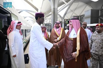 رئيس وزراء جمهورية النيجر يصل إلى المدينة المنورة