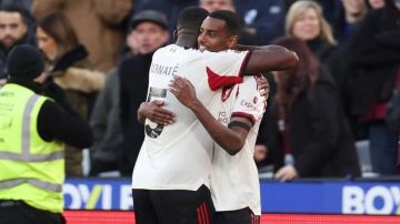 الدوري الإنجليزي ليفربول يستعيد الثقة بثنائية وستهام