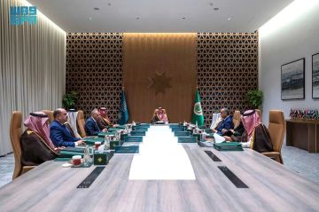 الأمير عبدالعزيز بن سعود يرأس الاجتماع الـ51 لمجلس جامعة نايف العربية الأمير عبدالعزيز بن سعود يرأس الاجتماع الـ51 لمجلس جامعة نايف العربية