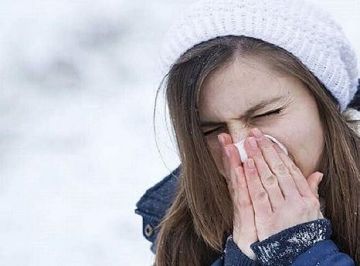 طبيبة متخصصة تحذر: نزلات البرد غير المعالجة قد تتطور إلى التهاب خطير في الجيوب الأنفية