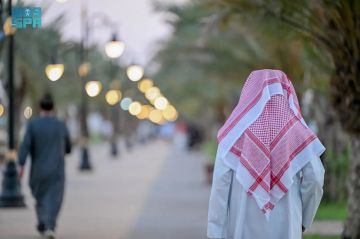 أمانة الحدود الشمالية تزرع أكثر من 520 ألف وردة في عرعر