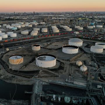 ارتفاع مخزونات أمريكا من النفط الخام والبنزين ونواتج التقطير