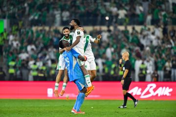 الأهلي يقصي القادسية ويحجز مقعده في نصف نهائي أغلى الكؤوس 