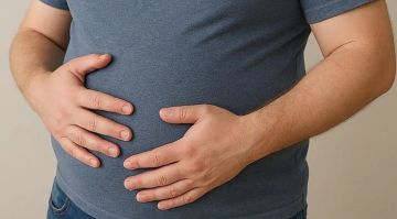 ليس مجرد عرض عابر.. طبيبة تحذر: انتفاخ البطن قد يكون إشارة خطر في الأمعاء ليس مجرد عرض عابر.. طبيبة تحذر: انتفاخ البطن قد يكون إشارة خطر في الأمعاء