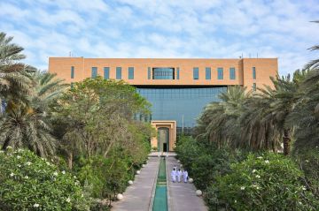 البلديات والإسكان توضح آلية منح المكافآت المالية لمن يسهم في الكشف عن المخالفات البلديات والإسكان توضح آلية منح المكافآت المالية لمن يسهم في الكشف عن المخالفات