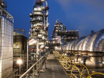 ارتفاع أسعار النفط وسط مخاوف بشأن الإمدادات